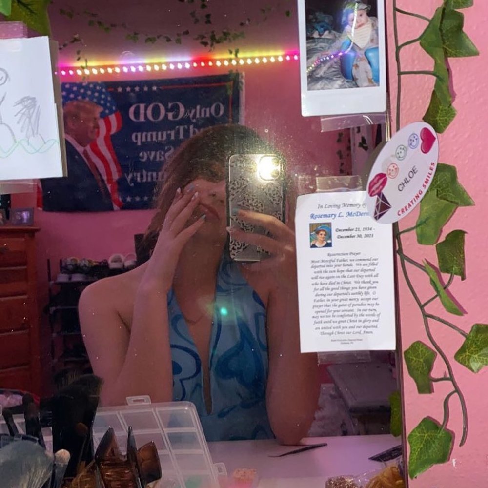 Meet your Posher, Chloe